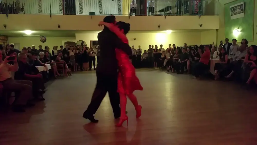 Video thumbnail for Argentine tango: Clarisa Aragón & Jonathan Saavedra - En Tu Corazon