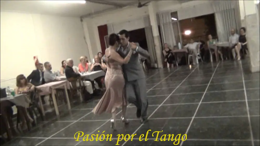 Video thumbnail for MIRIAM COPELLO y CRISTIAN CORREA Bailando la Milonga CAMPO AFUERA en FLOREAL.