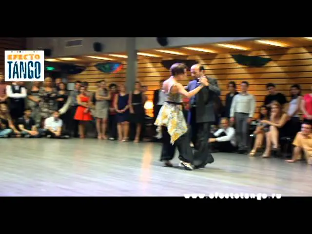 Video thumbnail for Marcelo Varela and Analia Vega dance on the milong