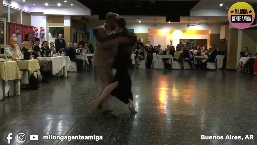 Video thumbnail for Eladia Cordoba y Andres Laza Moreno - Milonga Gente Amiga 2022 - (1 y 2 / 4)