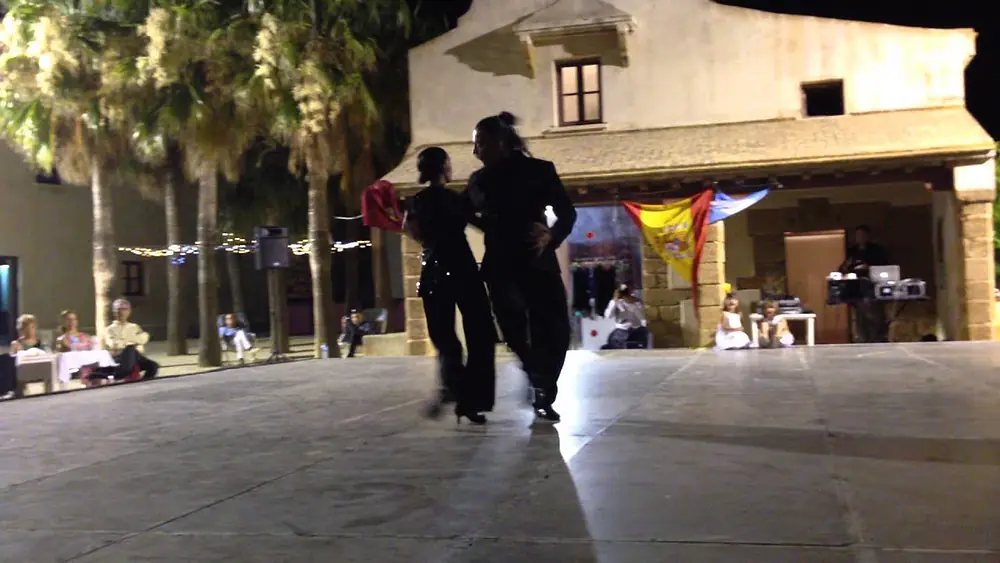 Video thumbnail for FITA Tango Festival - Junio 2015 Eduardo Cappussi y Mariana Flores 2