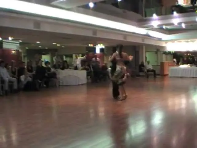 Video thumbnail for IX Encuentro de Aficionados al Tango 2011 Christian Marquez - Virginia Gomez_4/7.mpg