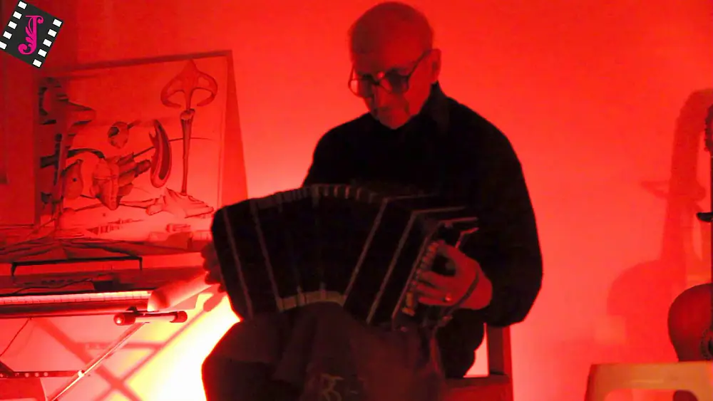 Video thumbnail for Maestro Ricardo Salison del Trio Los Amigos de José en Che Madame 01/03