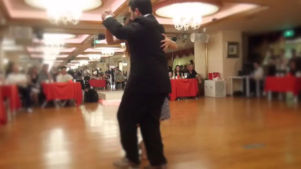 Video thumbnail for 探戈表演Fernando Garera & Silvina Valz_WelcomMilonga_2015 Beijing