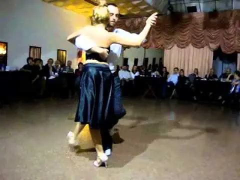 Video thumbnail for Noelia Hurtado y Pablo Rodriguez bailan en El Abrazo 4/4