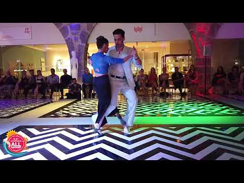 Video thumbnail for Carolina Gianinni & Mauro Caiazza dance Aníbal Troilo - A mis viejos