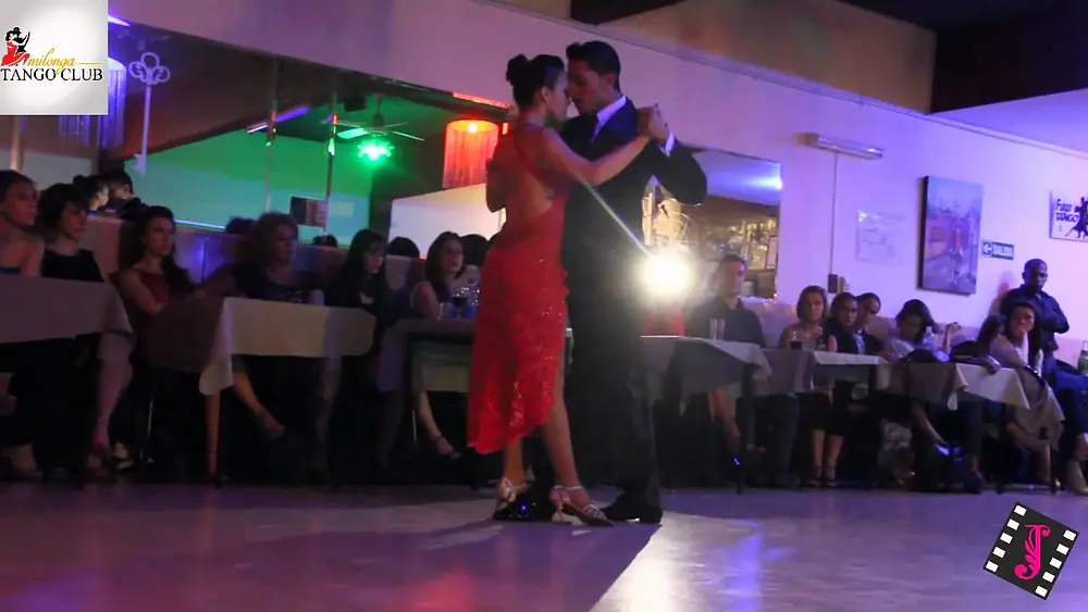 Video thumbnail for JULIAN SANCHEZ Y LAURA TORRES en el Tango Club "Esta Noche de Luna"