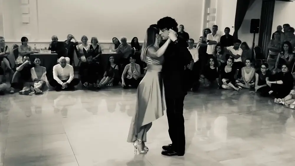 Video thumbnail for Federico Naveira y Sabrina Masso  - Amurado - Casas