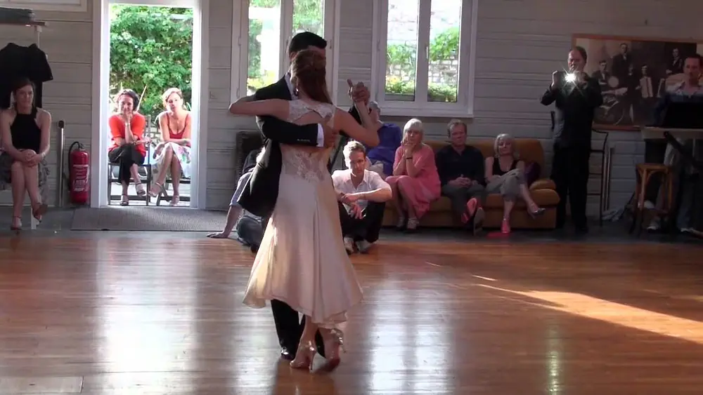 Video thumbnail for Marina Marques y Ozgur Demir AuxFrontieres 2014 - OT DiSarli - Cantemos Corazon