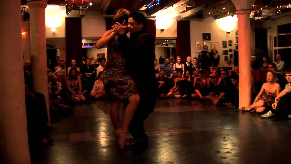 Video thumbnail for Noelia Hurtado & Carlitos Espinoza - 2