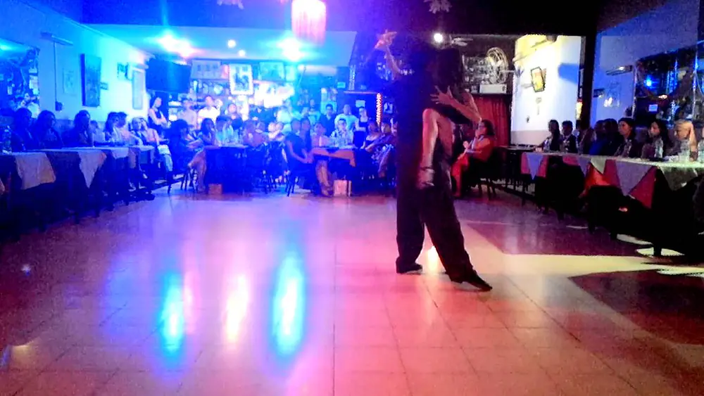 Video thumbnail for Juliana Aparicio y Jose Almar  6/1/16 video I