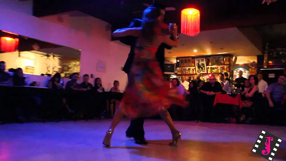 Video thumbnail for Donato Juarez y Carolina Del Rivero en MILONGA10 01/02