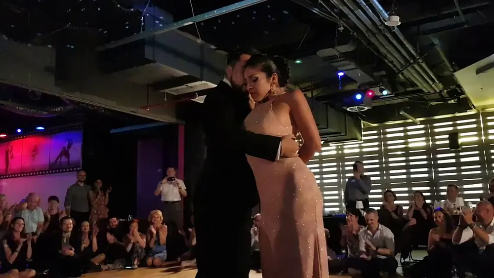 Video thumbnail for Clarisa Aragon & Jonathan Saavedra // Warsaw Tango Meeting 2019 4/5