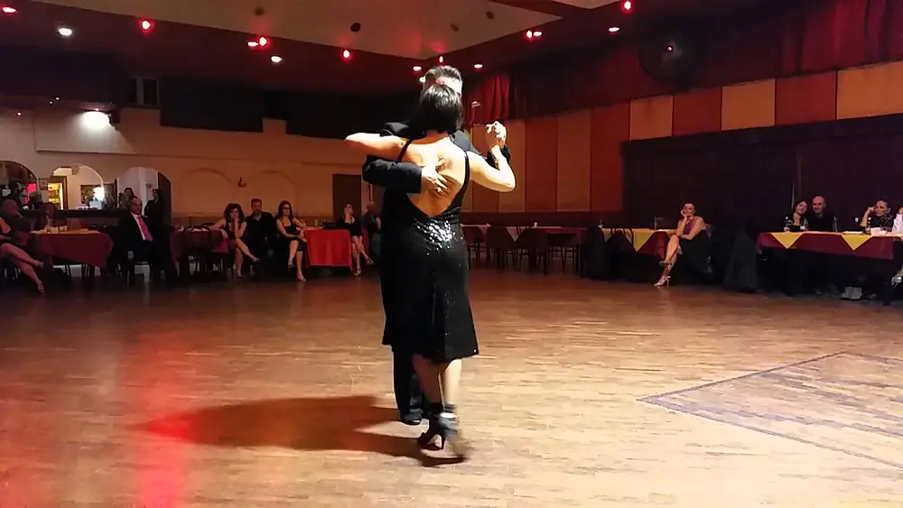 Video thumbnail for Paulina Cazabon & José Luis Gonzalez, Gime El Viento