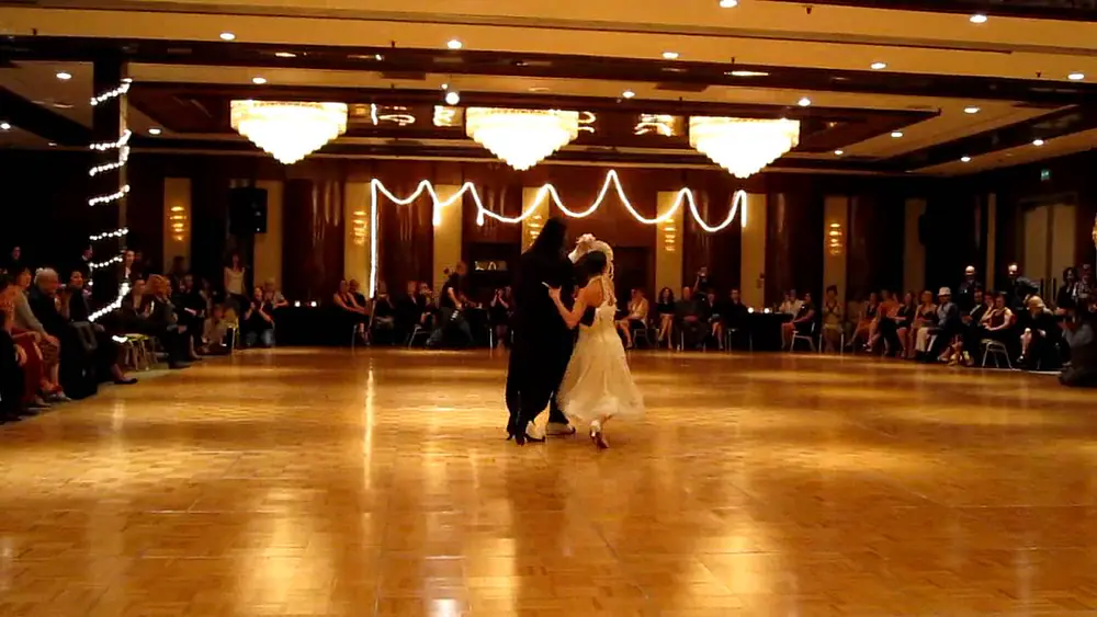 Video thumbnail for Eduardo Cappussi & Mariana Flores  - Tango week 2010