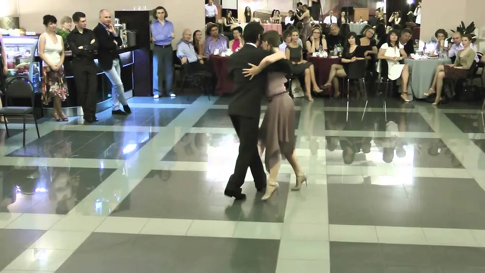 Video thumbnail for Javier Rodriguez y Andrea Misse, La Cicatriz, 14.05.2011, Moscu,MaximoTango(2)