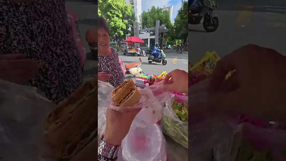Video thumbnail of Make egg pancakes and sell them for breakfast to make money