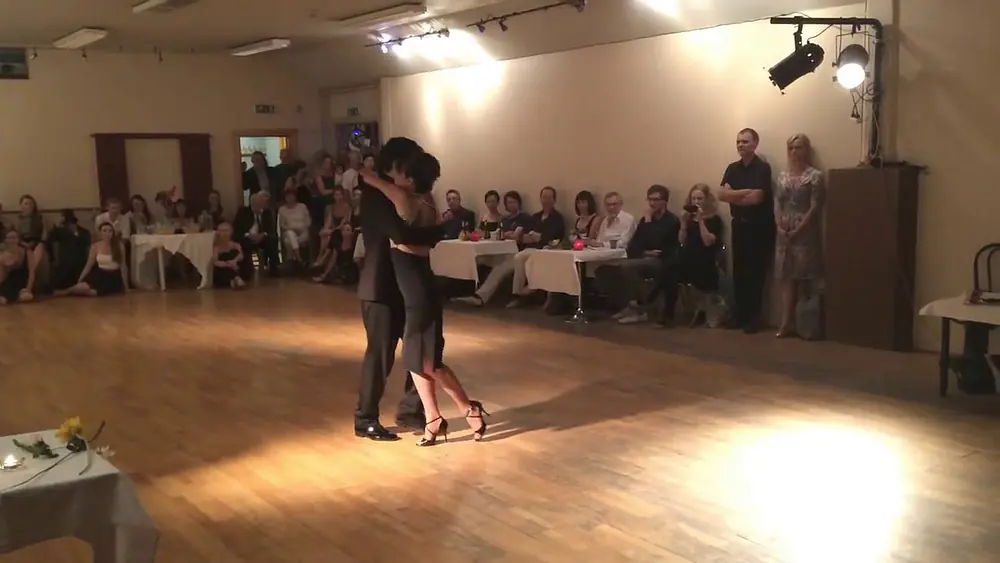 Video thumbnail for Federico Naveira y Sabrina Masso (Oslo Tango) Tango Una Emocion