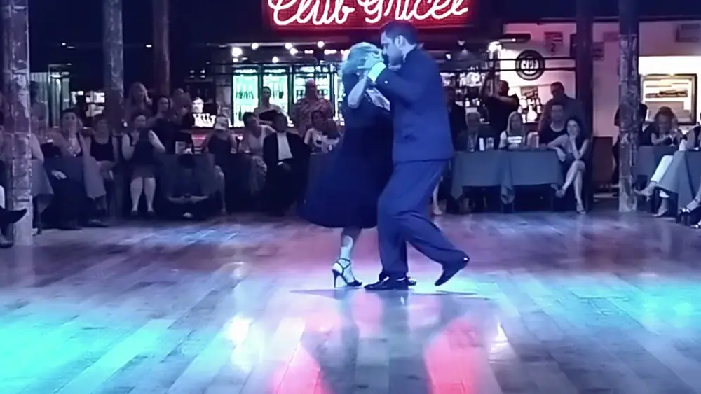 Video thumbnail for Graciela Gonzalez y Ezequiel Mendoza bailan "La espuela"