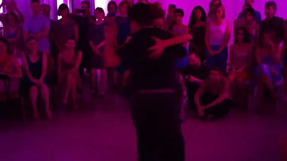 Video thumbnail for Carlitos Espinoza & Noelia Hurtado 15.06.2013  ( 3/4 )
