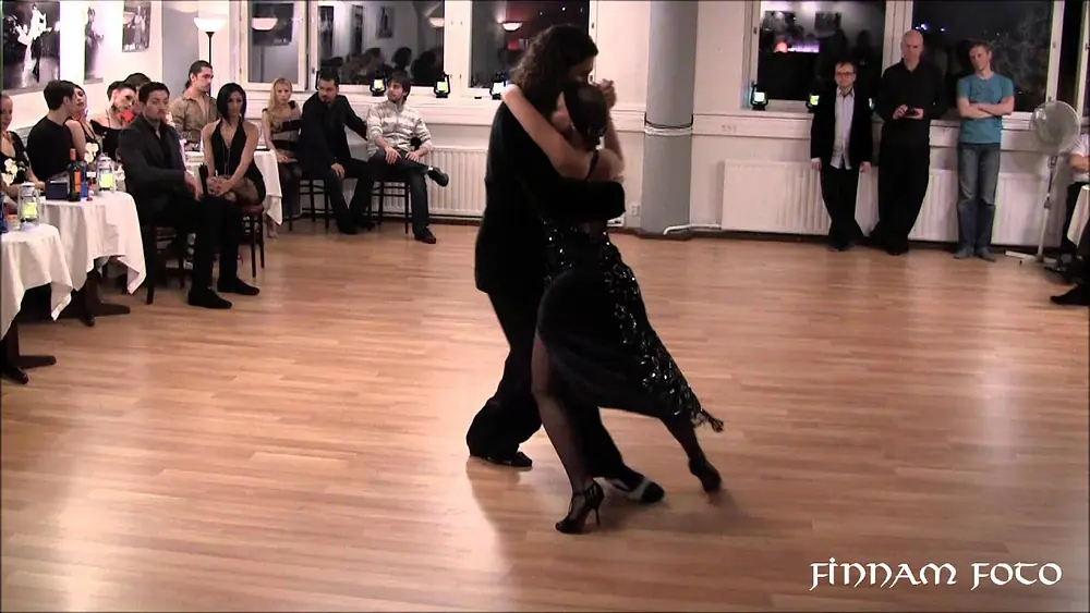 Video thumbnail for El Ático Helsinki Performance - Julio Marino & Katerina Zak #3