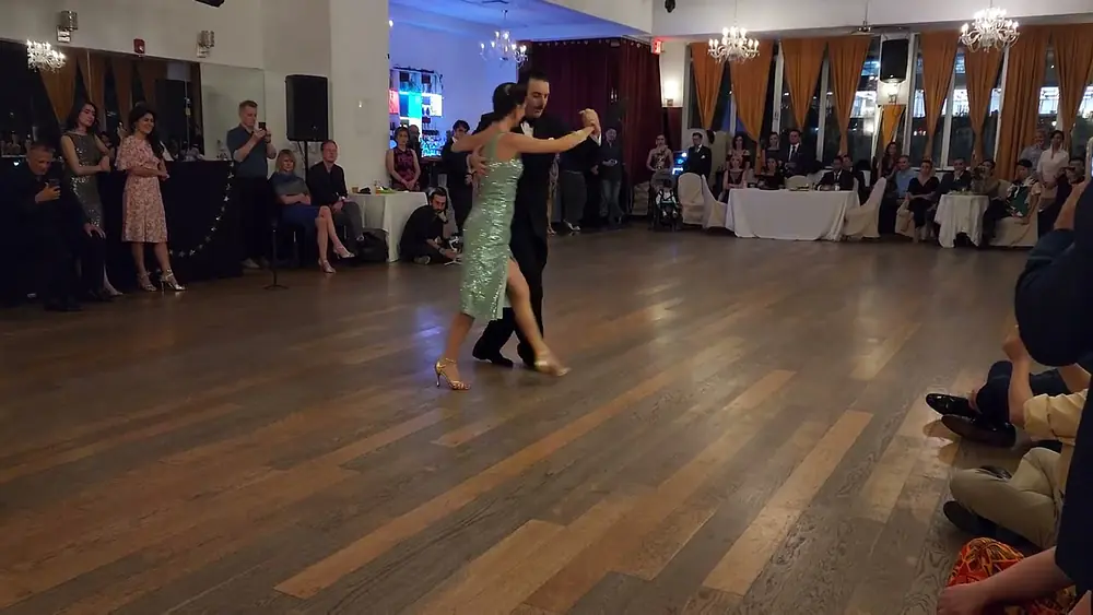 Video thumbnail for Argentine tango: Florencia Borgnia & Marcos Pereira - La Vida Es Corta