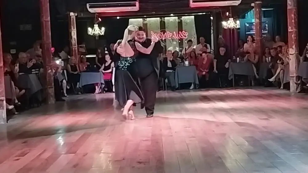 Video thumbnail for Alejandra Martinian y Aoniken Quiroga - Mandria - D`Arienzo - Echague