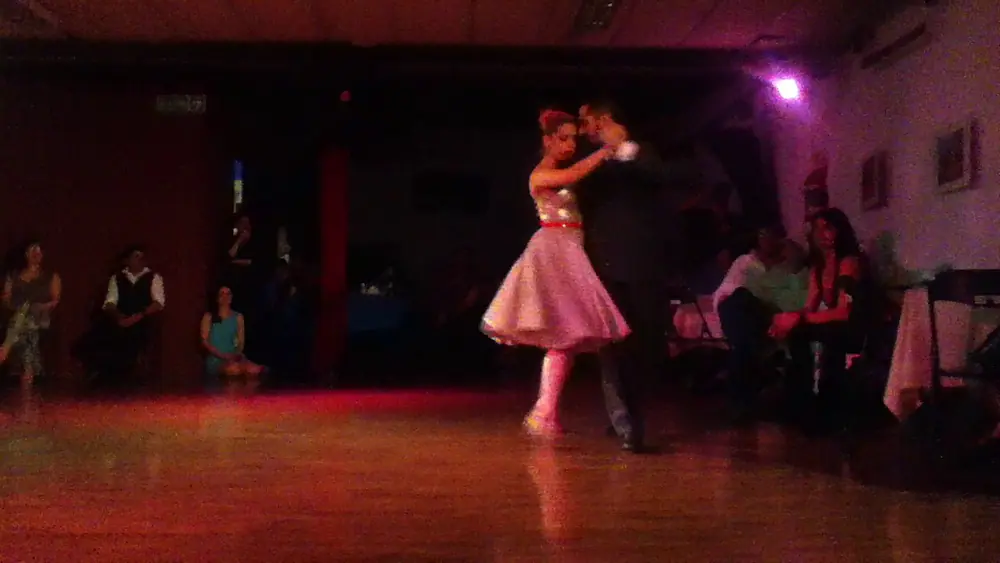 Video thumbnail for Carolina Couto y Emanuel Ledesma - Humillacion - En Dos Orillas - 2 de 4