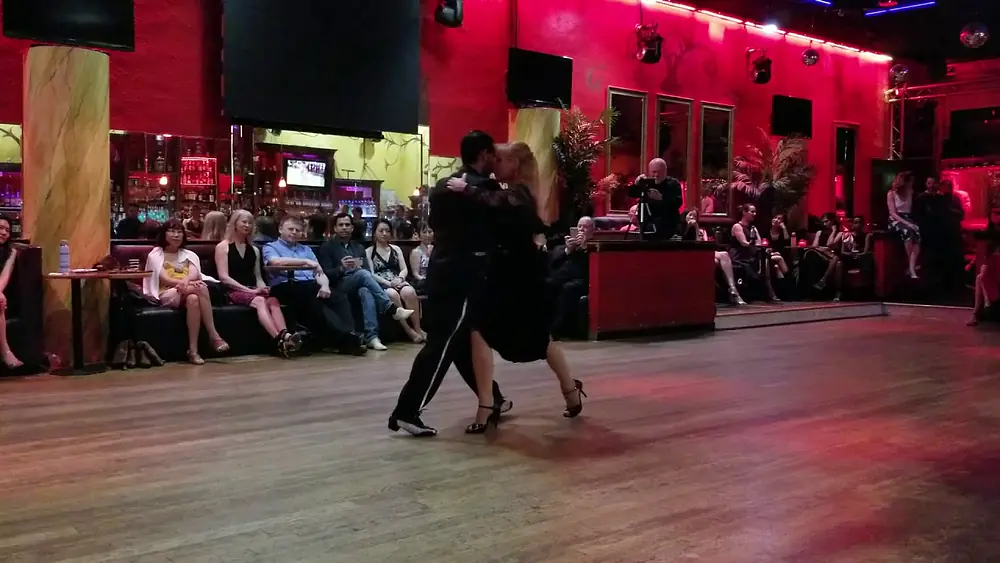 Video thumbnail for 2019, Pablo Nievas & Chantal Eril, Vals @ Alberto’s milonga, California. El Vals Sonador by Calo