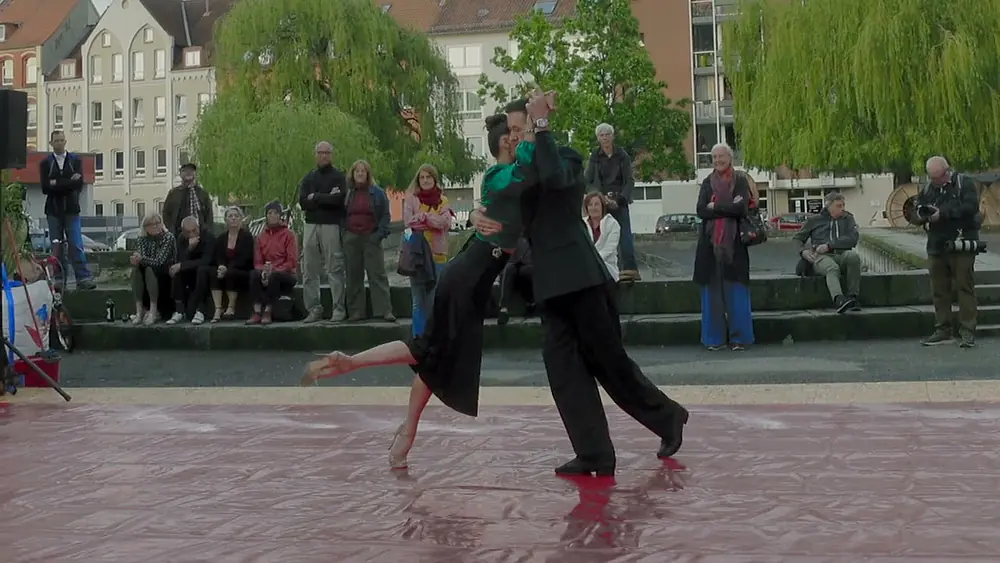 Video thumbnail for 'Quien Lo Diria' Michael 'El Gato' Nadtochi & Elvira Lambo