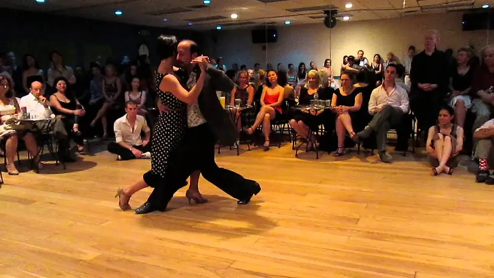 Video thumbnail for Argentine Tango:Analía Vega & Marcelo Varela - Que Tiempo Aquel