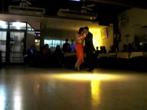 Video thumbnail for Axel Rimbo Nayla Vacca en Milonga 10-Miedo