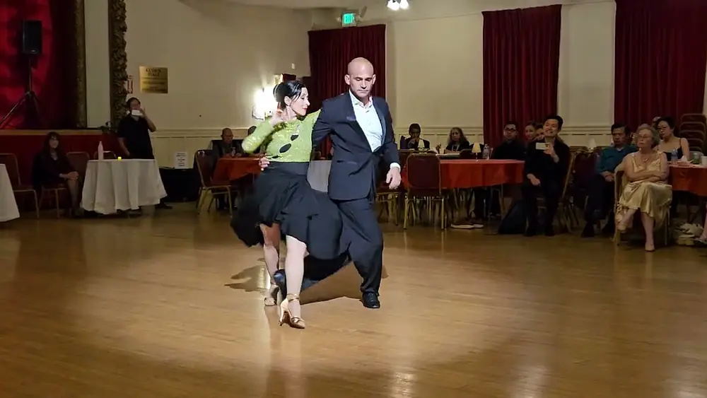 Video thumbnail for Guillermina Quiroga & Mariano Logiudice at Vecher milonga (1 of 3)