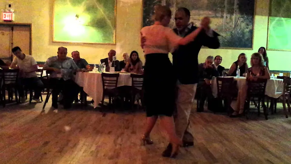 Video thumbnail for Argentine tango: Claudio Villagra & Helena Fernandez @ Astoria Tango Club - Destino de Flor