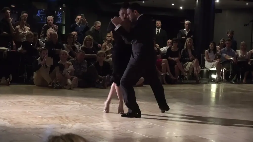 Video thumbnail for Vanesa Villalba y Matteo Antonietti - 11° Bari Tango Congress   04.11.2023.1.3
