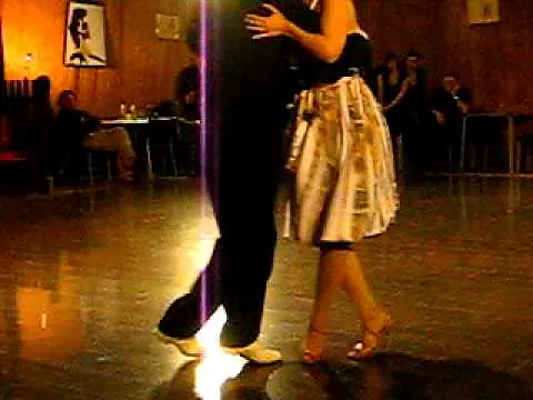 Video thumbnail for Virginia Uva y Cesar Agazzi ,Flor de Montserrat en il giardino del tango. Roma  2O11