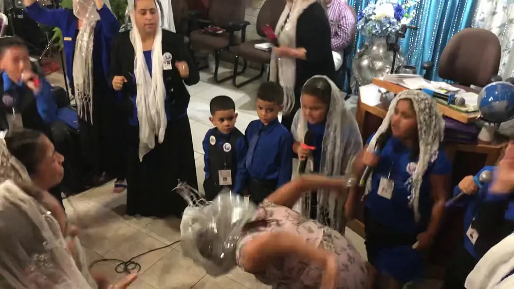 Video thumbnail for Rosa Pérez- Los Niños Ministrando aniversario 4 años - 2019