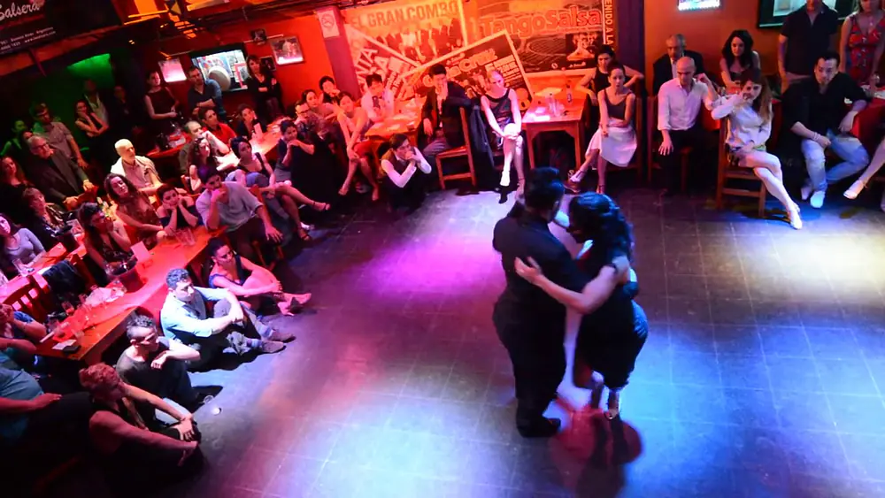 Video thumbnail for Clarisa Aragon y Jonathan Saavedra, "Amarroto" D'arienzo Echagüe