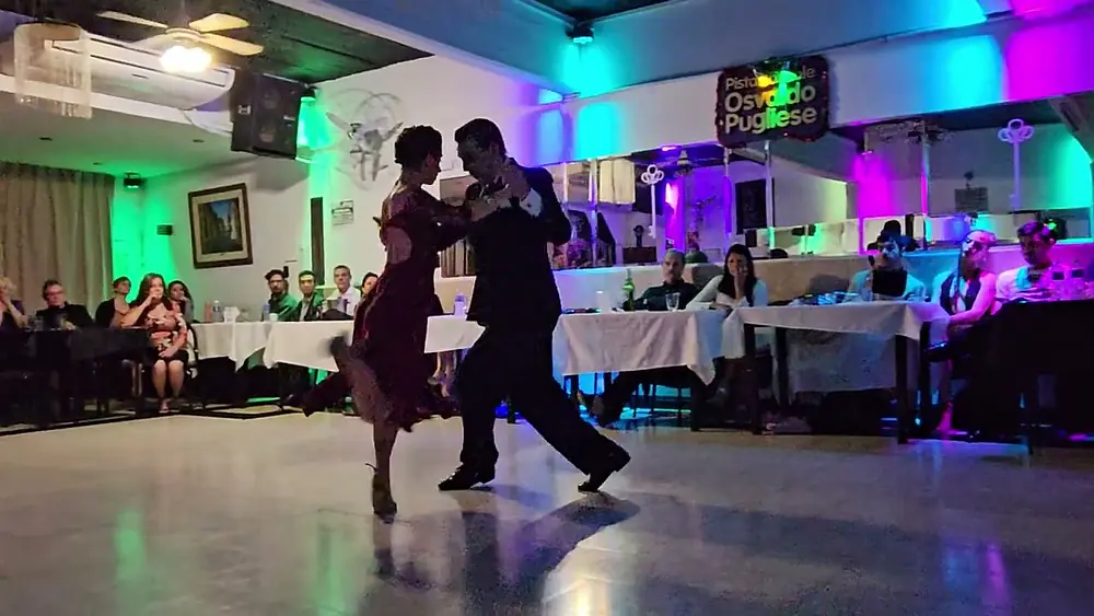 Video thumbnail for Marcos Pereira & Florencia Borgnia at Si sos brujo milonga (2 of 2)