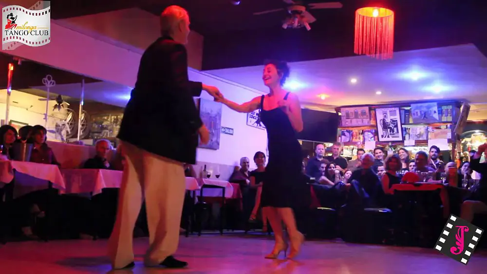 Video thumbnail for OSCAR CASAS y ANA MIGUEL en el Tango Club (Swing)