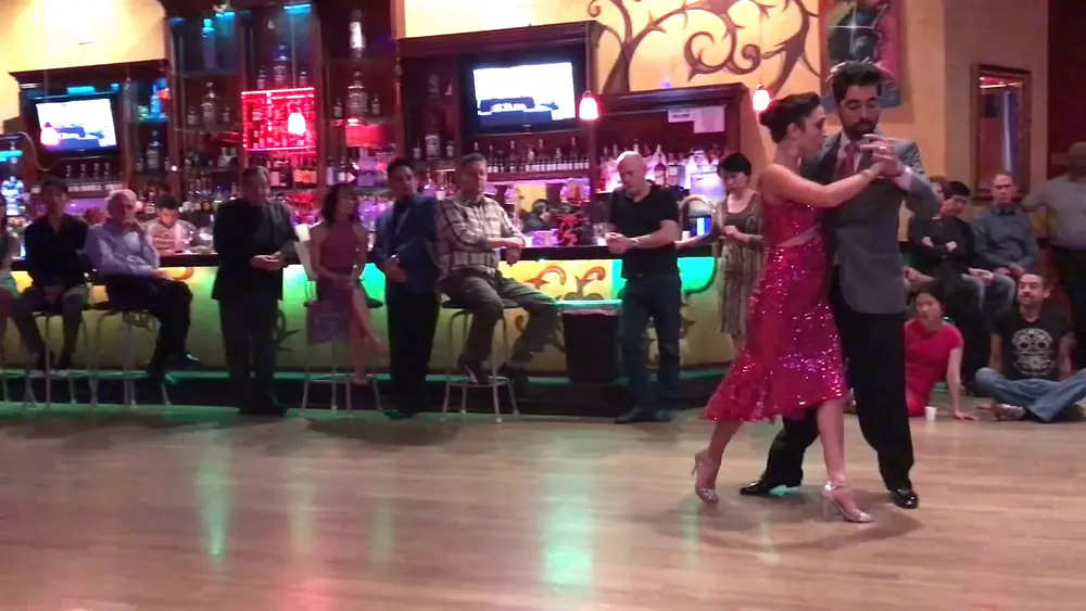 Video thumbnail for Argentine Tango. Veronica Vázquez and Damian Mechura. Performance at Alberto's. 3 of 3
