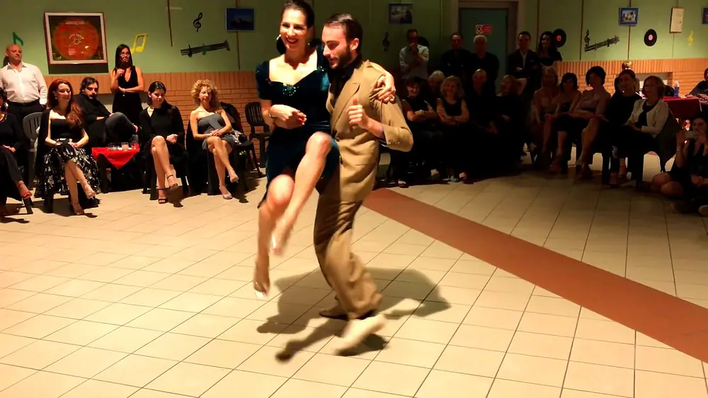 Video thumbnail for Maria Filali & Gianpiero Galdi - Vals - Atardecer - Fienile di Viareggio 25/03/2017