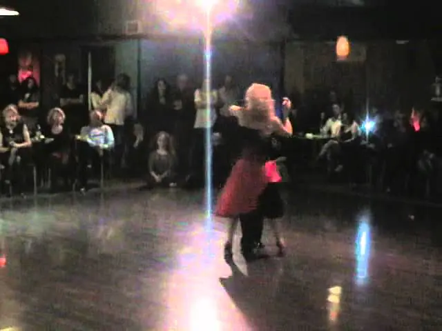 Video thumbnail for Jorge Firpo  e  Lora Capodaglio tango milonguero.wmv