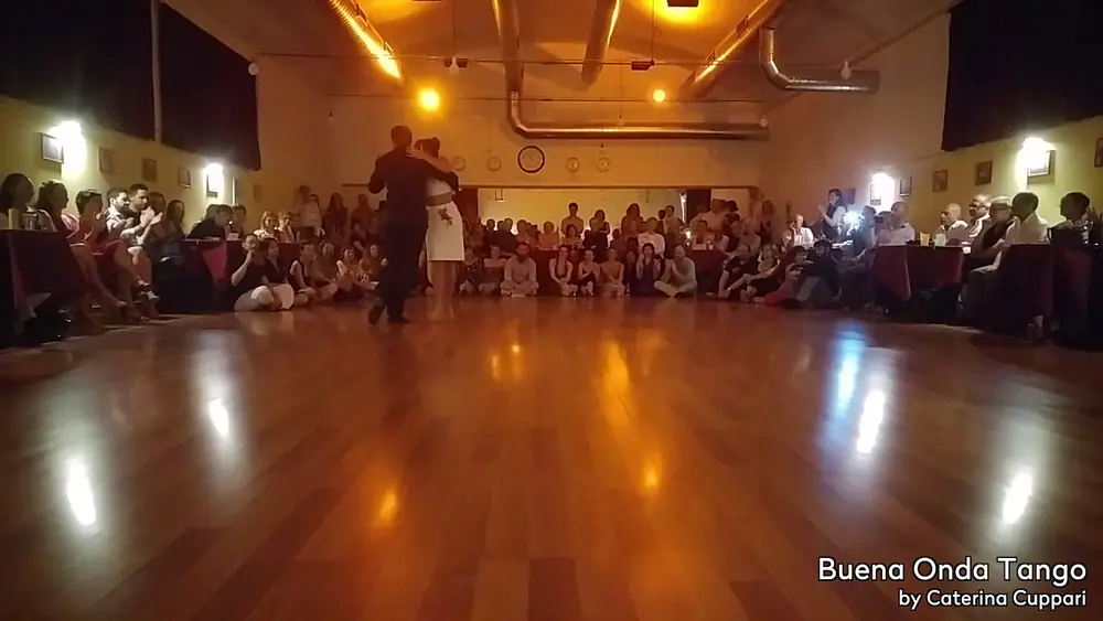 Video thumbnail for Vals Clarisa Aragon e Jonathan Saveedra esibizione Buena Onda Tango