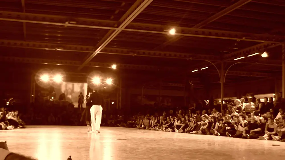 Video thumbnail for Esibizione Joe Corbata y Lucila Cionci.MP4