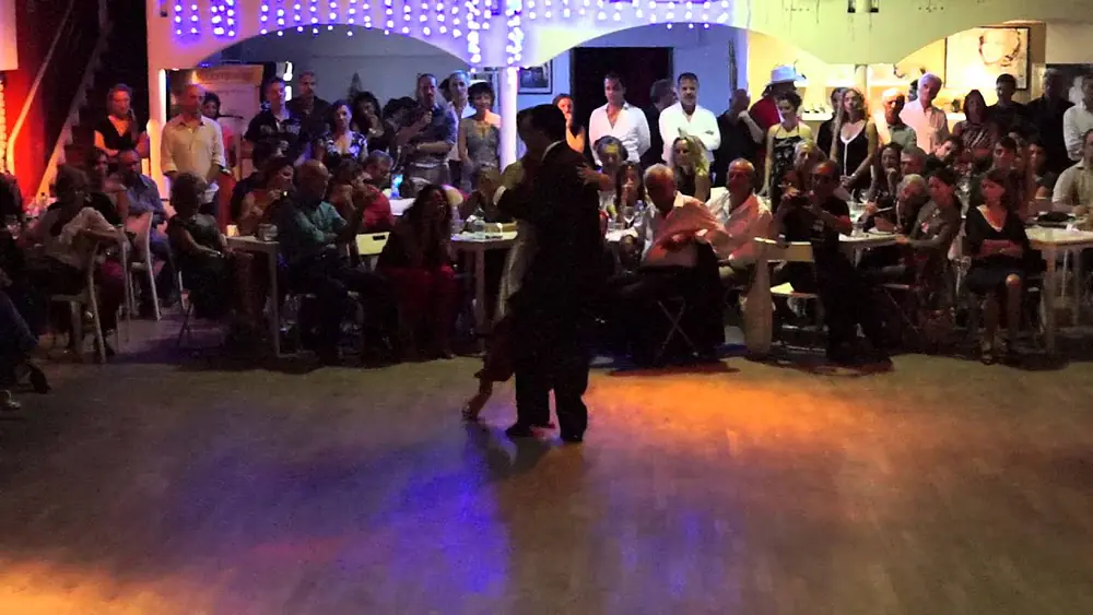 Video thumbnail for Diego Escobar y Angi Staudinger - Candombe Oriental - Milonga del Barrio - ROMA