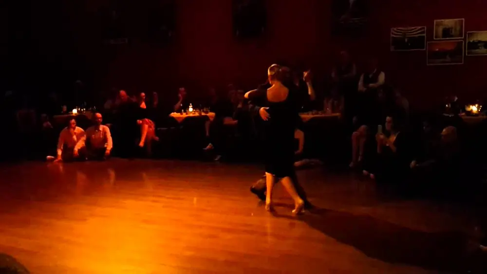 Video thumbnail for Carlos Espinoza e Noelia Hurtado per MasQueTango Parma 4/4