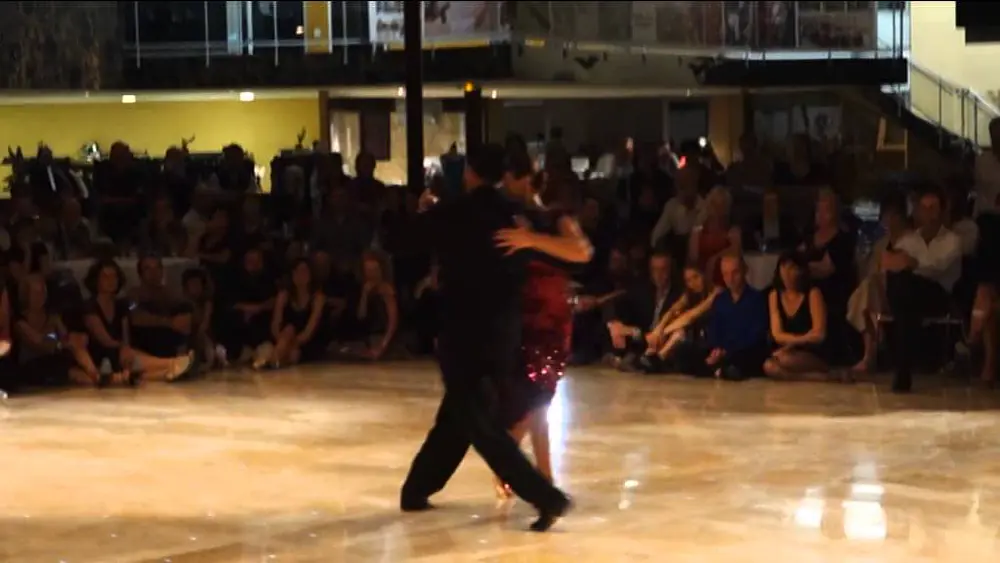 Video thumbnail for Invierno Tango FEstival 2016, Esteban Moàreno y Claudia Codega (2)
