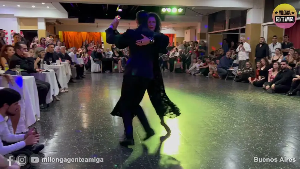 Video thumbnail for Marcela Durán y Dante Sanchez - Milonga Gente Amiga - 2022 (3 de 3)
