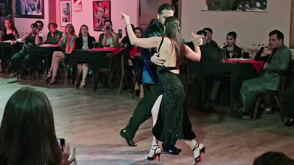 Video thumbnail for Celina Rotundo & Celina Rotundo. Este es el rey, Tango Bardo